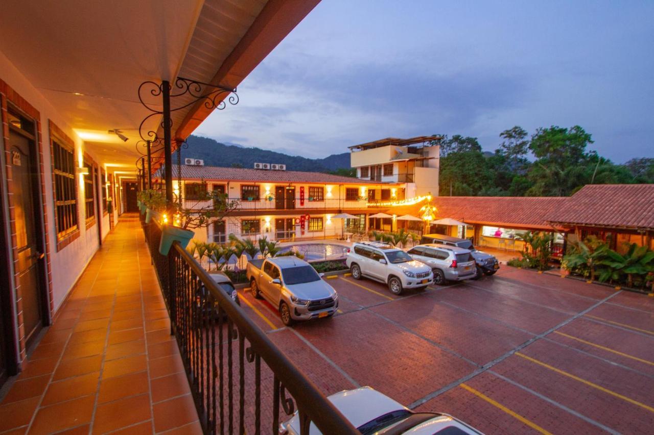 Hotel Vanguardia Natural El Cairo  Exterior photo